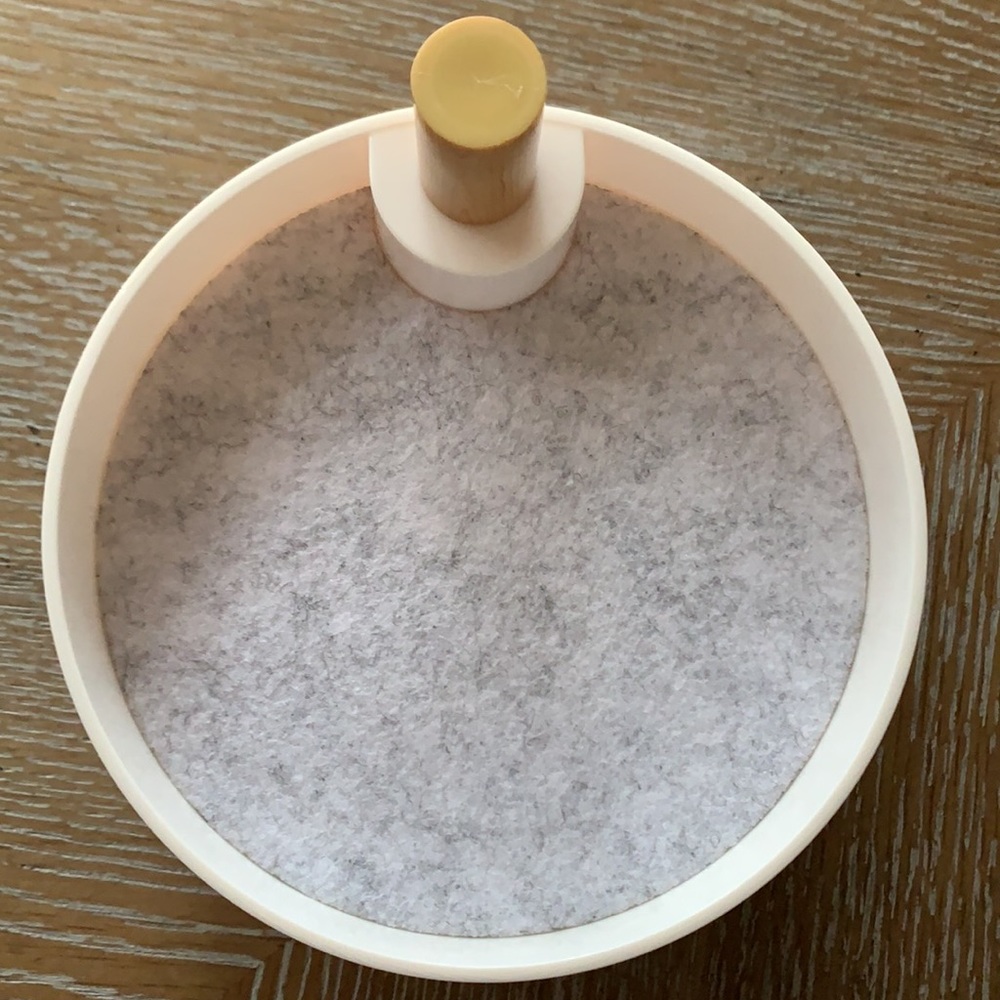 THE 2 BANDITS Tiered White Catchall Tray 5”Wx 3”H - Picture 8 of 9
